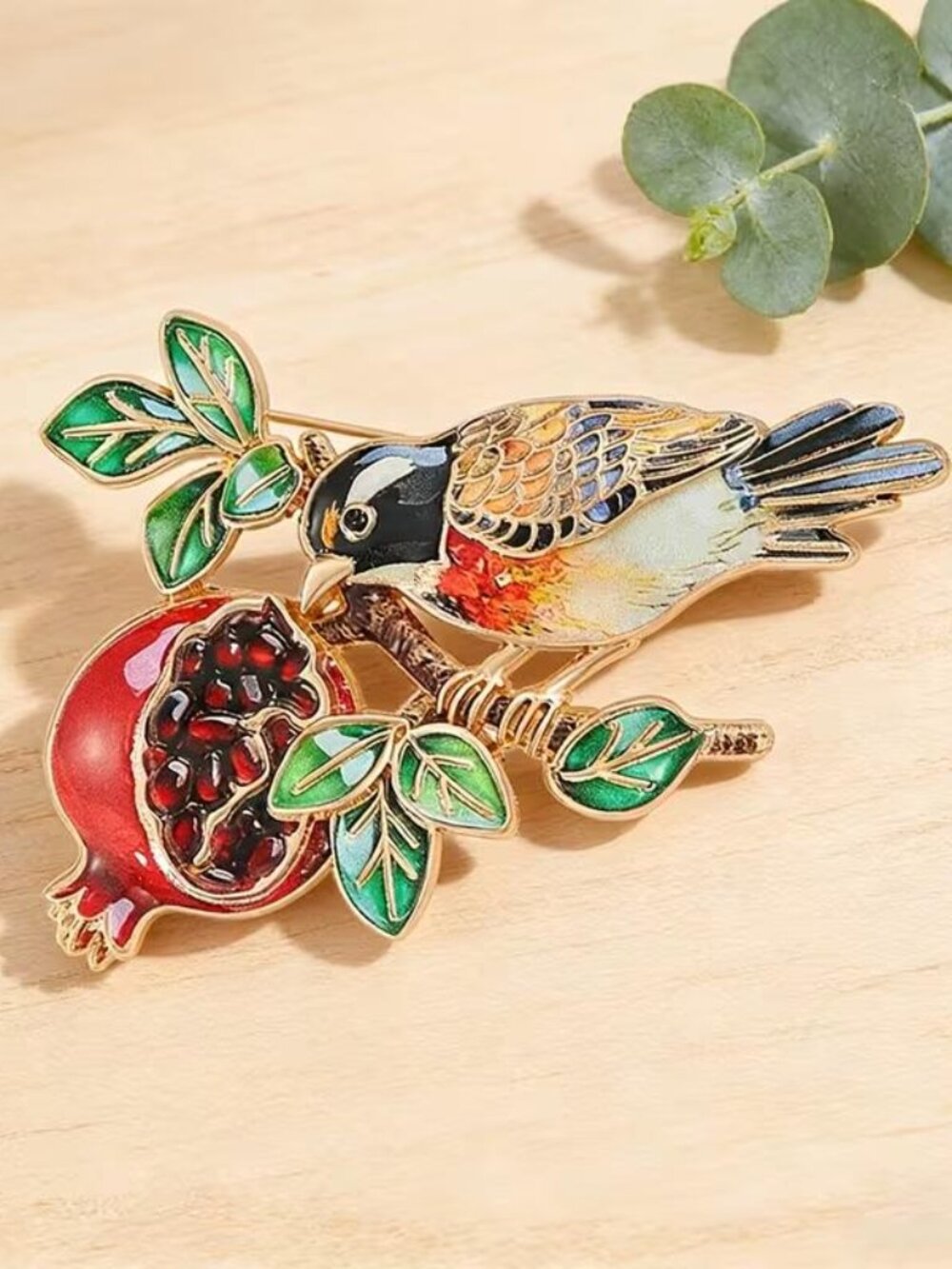 HEARTY FEAST BROOCH